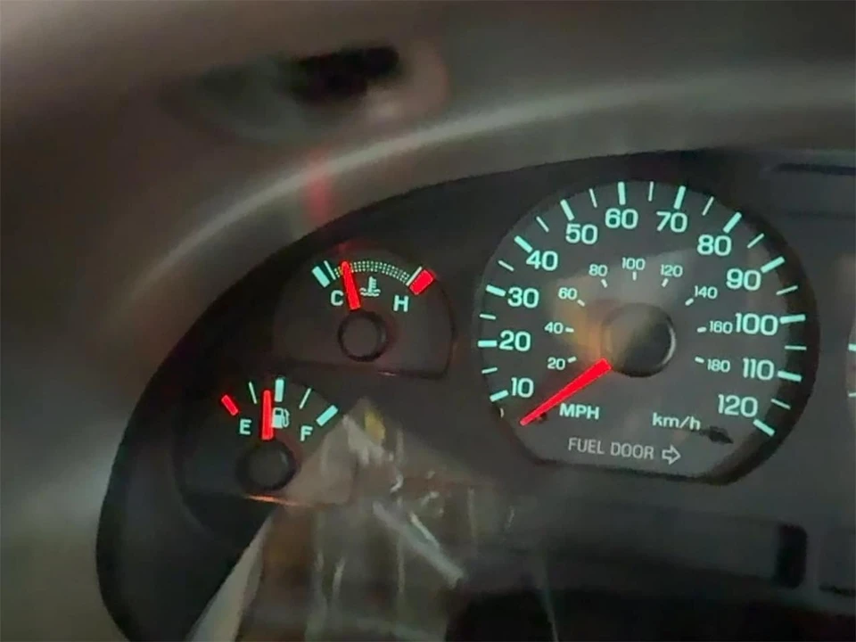 2000 Ford SN95 Mustang - Image 17 of 31