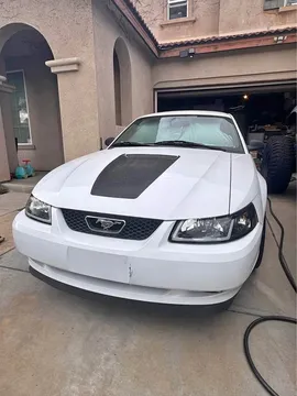 2000 Ford Mustang Base
