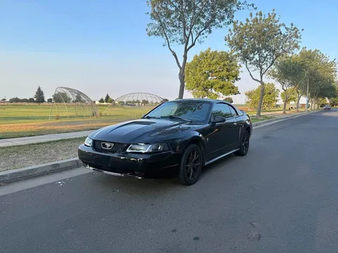 2000 Ford Mustang Base V6