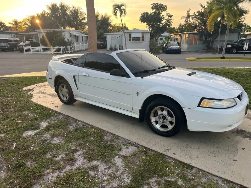 2000 Ford SN95 Mustang - Image 8 of 11