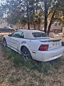 2000 Ford Mustang Convertible 2D