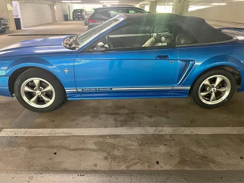 2000 Ford Mustang Convertible 2D