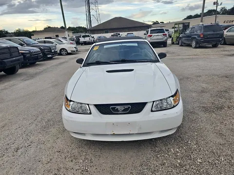 2000 Ford Mustang Convertible 2D