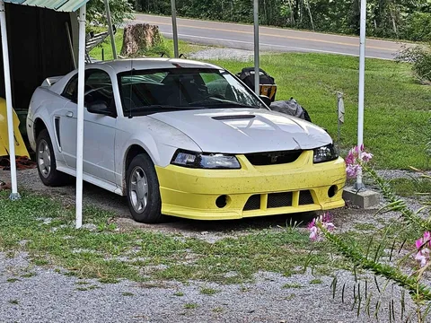 2000 Ford Mustang Coupe 2D