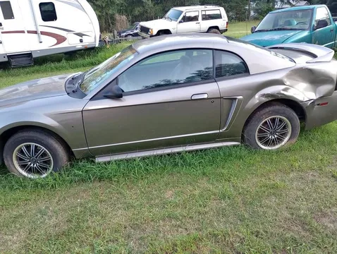 2000 Ford Mustang Coupe 2D