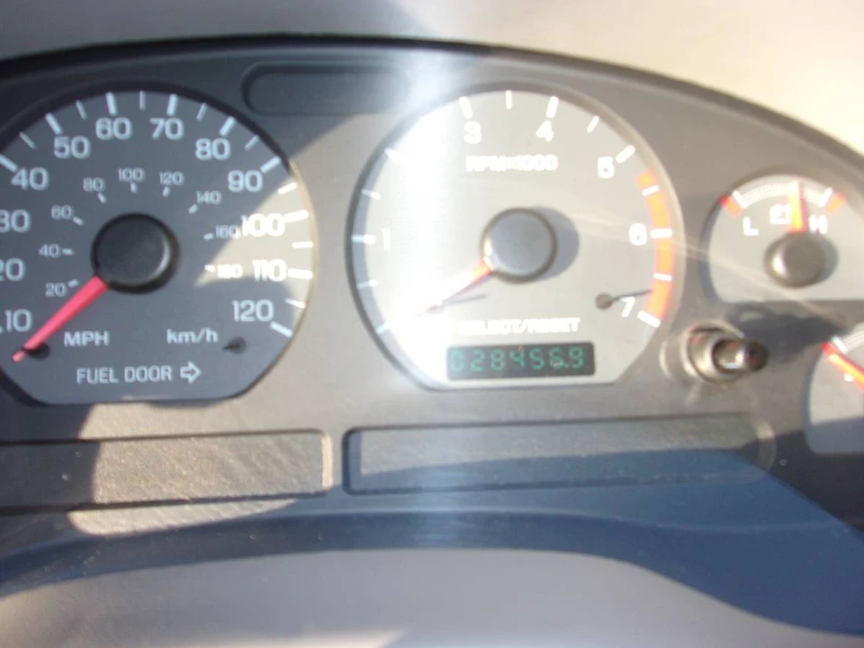 2000 Ford SN95 Mustang - Image 8 of 12