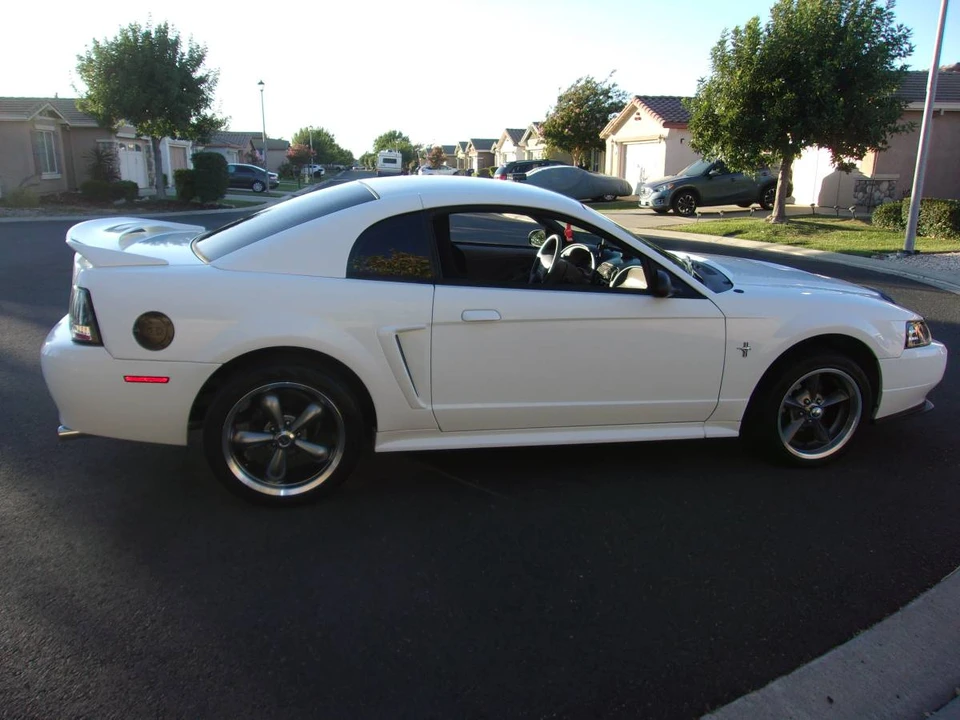 2000 Ford SN95 Mustang - Image 11 of 12