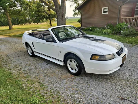 2000 Ford Mustang Deluxe Convertible 2D