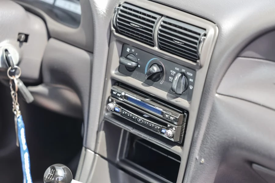 2000 Ford SN95 Mustang - Image 18 of 31