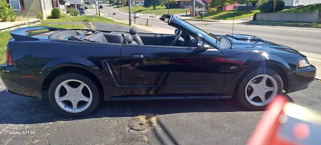 2000 Ford Mustang GT Convertible 2D