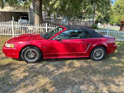 2000 Ford Mustang GT Convertible 2D