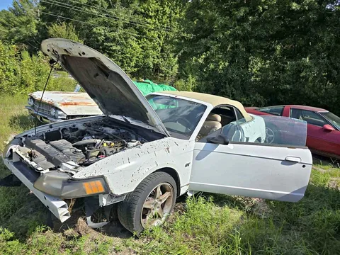 2000 Ford Mustang GT Convertible 2D
