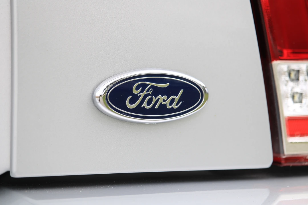 2000 Ford SN95 Mustang - Image 17 of 31