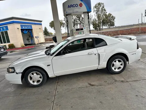 2000 Ford Mustang GT Coupe