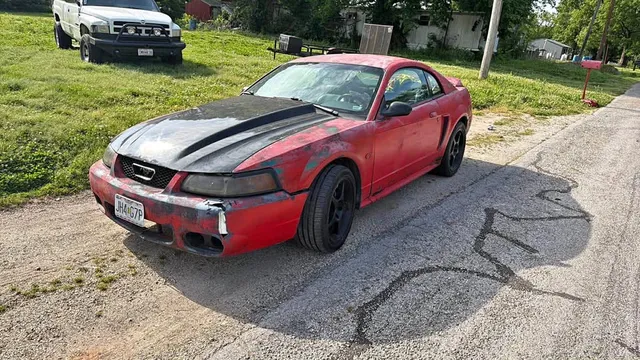 2000 Ford Mustang GT Coupe 2D