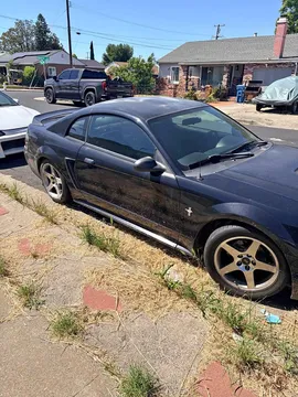 2000 Ford Mustang GT Coupe 2D