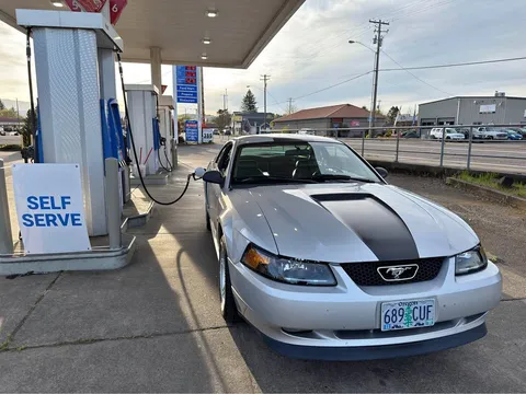 2000 Ford Mustang GT Premium Coupe 2D