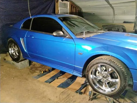 2000 Ford Mustang GT Premium Coupe 2D