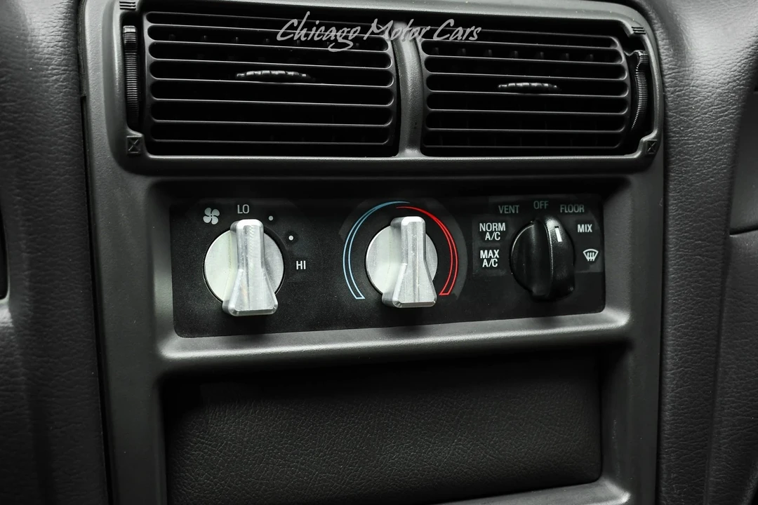 2000 Ford SN95 Mustang - Image 13 of 21