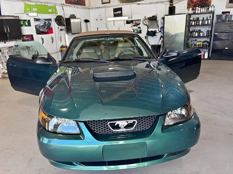 2000 Ford Mustang GT