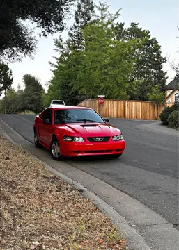 2000 Ford Mustang