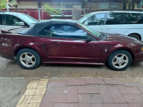 2000 Ford Mustang V6