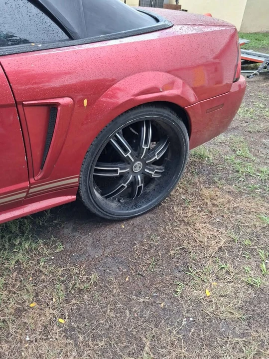 2000 Ford SN95 Mustang - Image 2 of 3