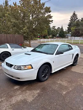 2000 Ford Mustang