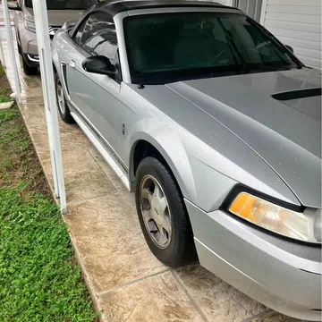 2000 Ford Mustang Convertible