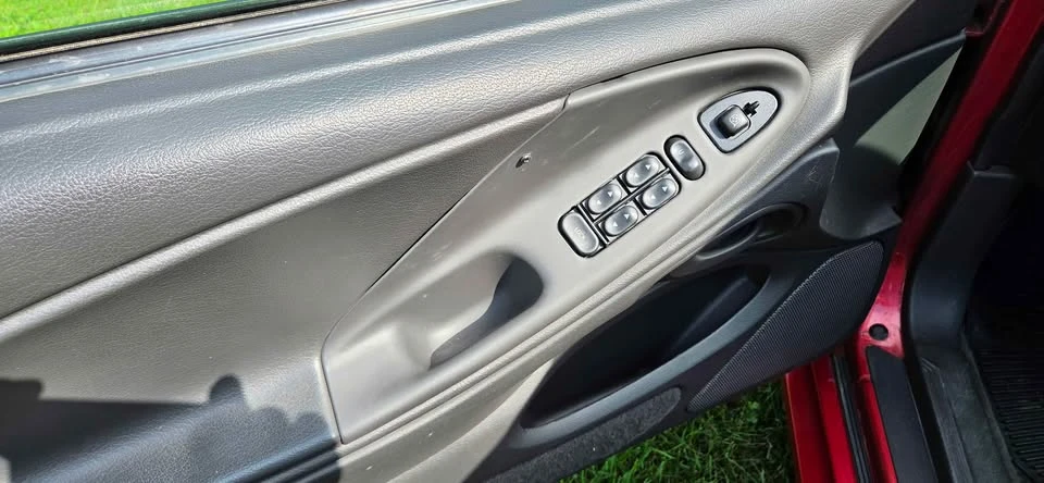 2000 Ford SN95 Mustang - Image 4 of 9
