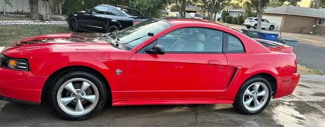 2000 Ford Mustang