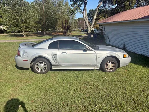 2000 Ford Mustang