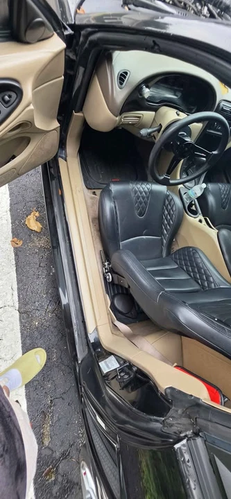 2000 Ford SN95 Mustang - Image 13 of 16