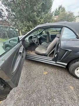 2000 Ford Mustang V6 Convertible 2D