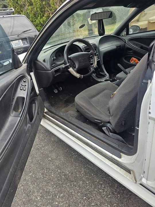2000 Ford SN95 Mustang - Image 3 of 3