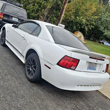 2000 Ford Mustang V6 Coupe