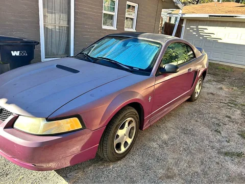 2000 Ford Mustang V6 Coupe