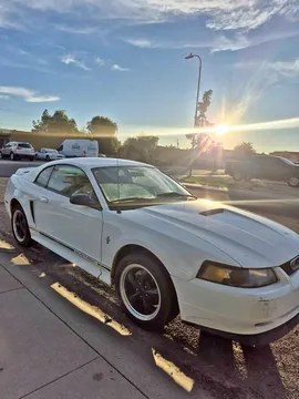 2000 Ford Mustang V6 Coupe