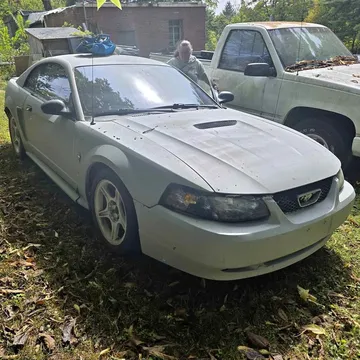 2000 Ford Mustang V6 Coupe