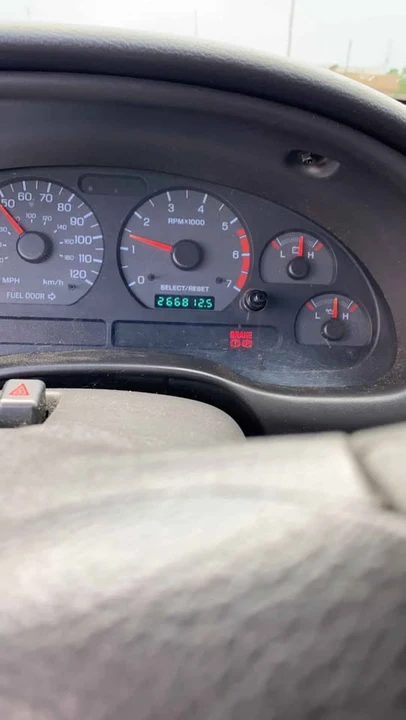 2000 Ford SN95 Mustang - Image 6 of 8