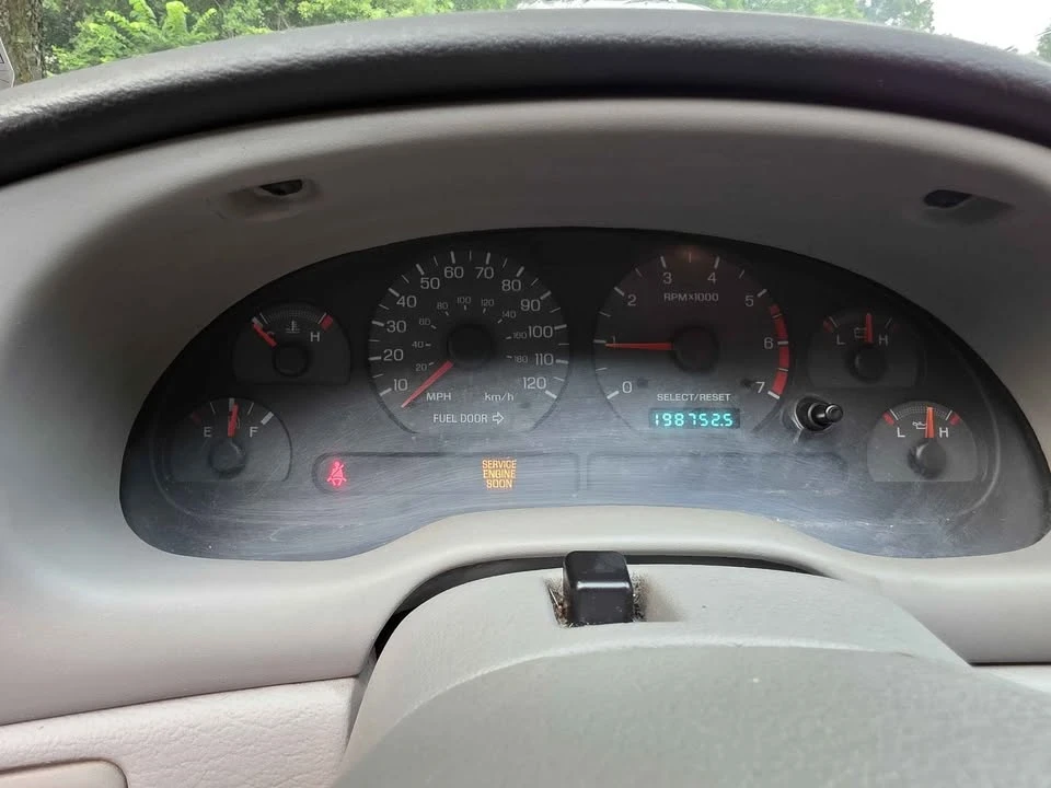 2000 Ford SN95 Mustang - Image 10 of 11