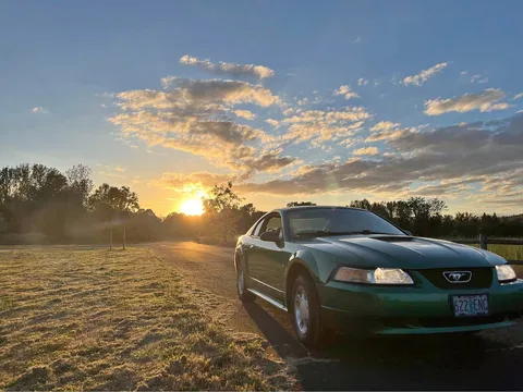 2000 Ford Mustang V6 Coupe 2D