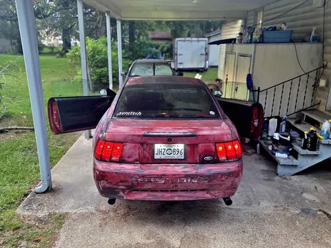 2000 Ford Mustang V6 Coupe 2D