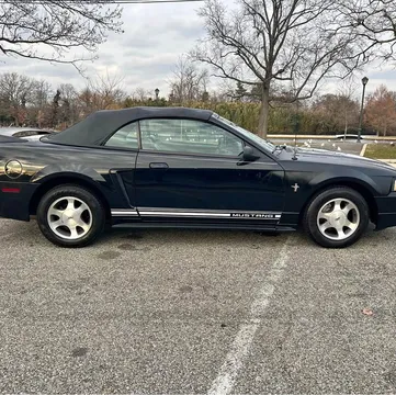 2000 Ford Mustang V6 Premium Convertible 2D