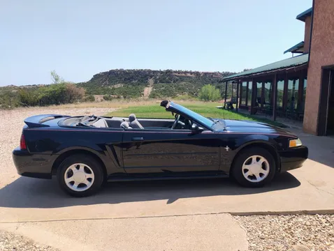 2000 Ford Mustang Convertible