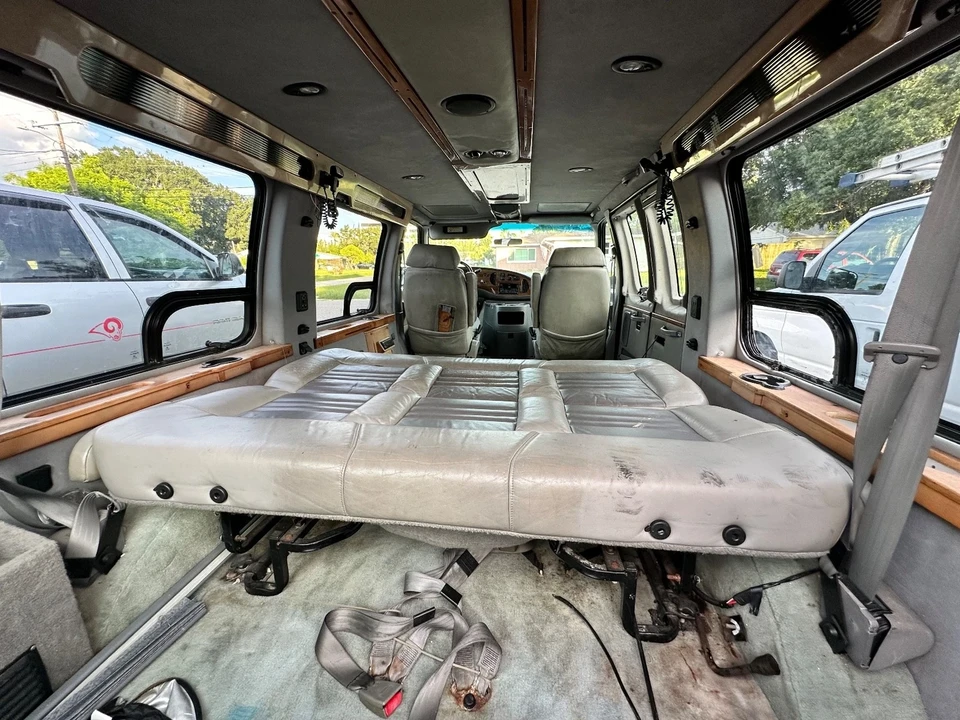2000 Ford Econoline Van - Image 19 of 21