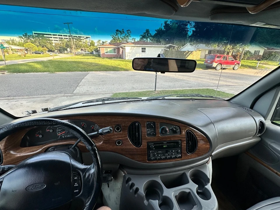 2000 Ford Econoline Van - Image 12 of 21