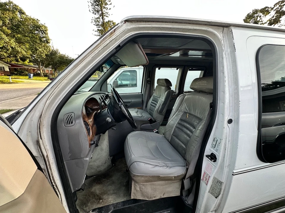 2000 Ford Econoline Van - Image 15 of 21