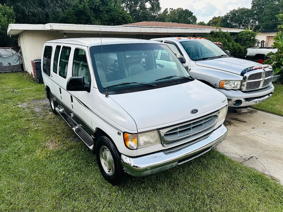 2000 Ford Econoline Van - Image 5 of 21