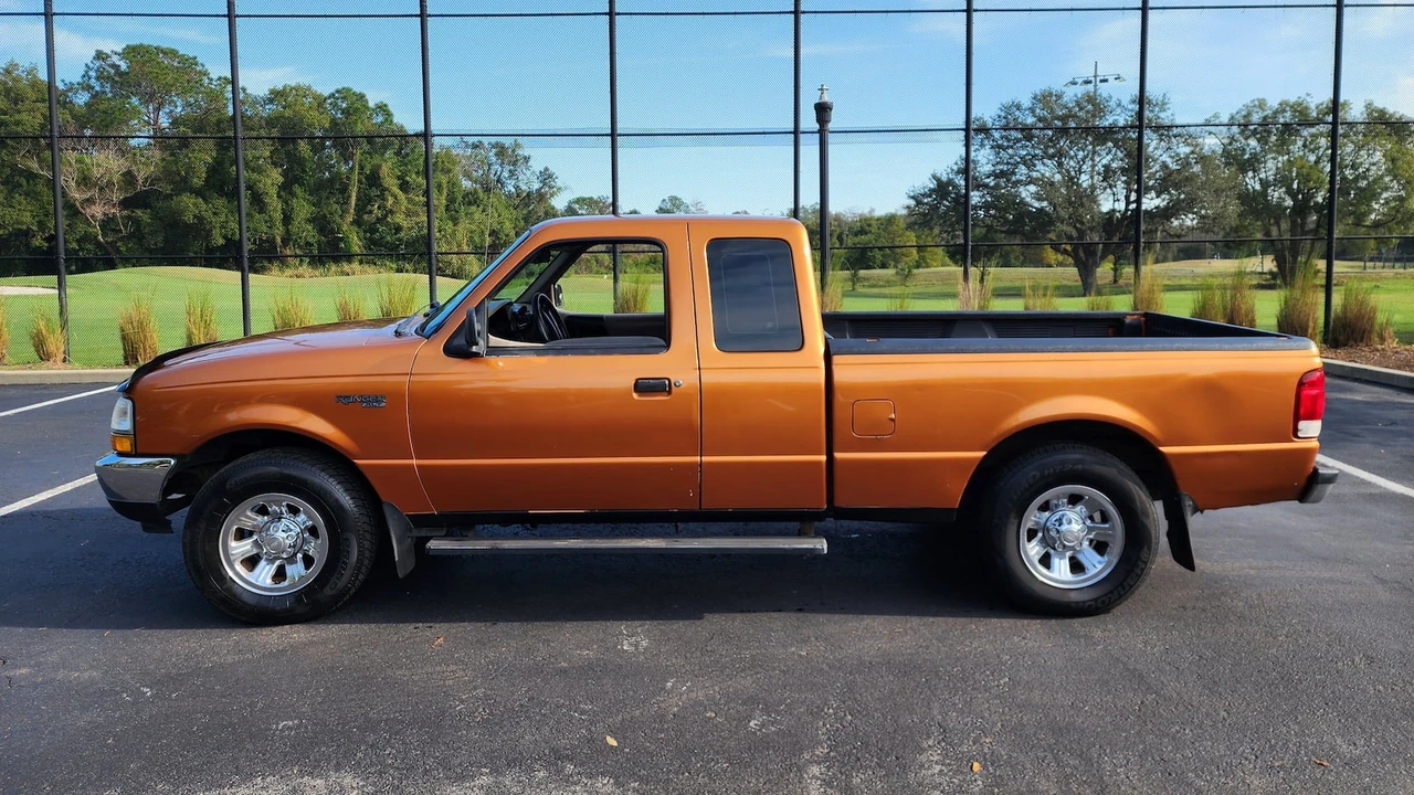 2000 Ford Ranger 3rd Gen - Image 2 of 5